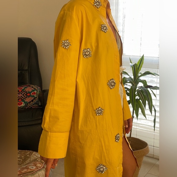 Stunning Yellow Embellished Shirt - Perfect for Any Occasion - Picture 7 of 11